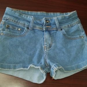 Shorts size 9 streachy